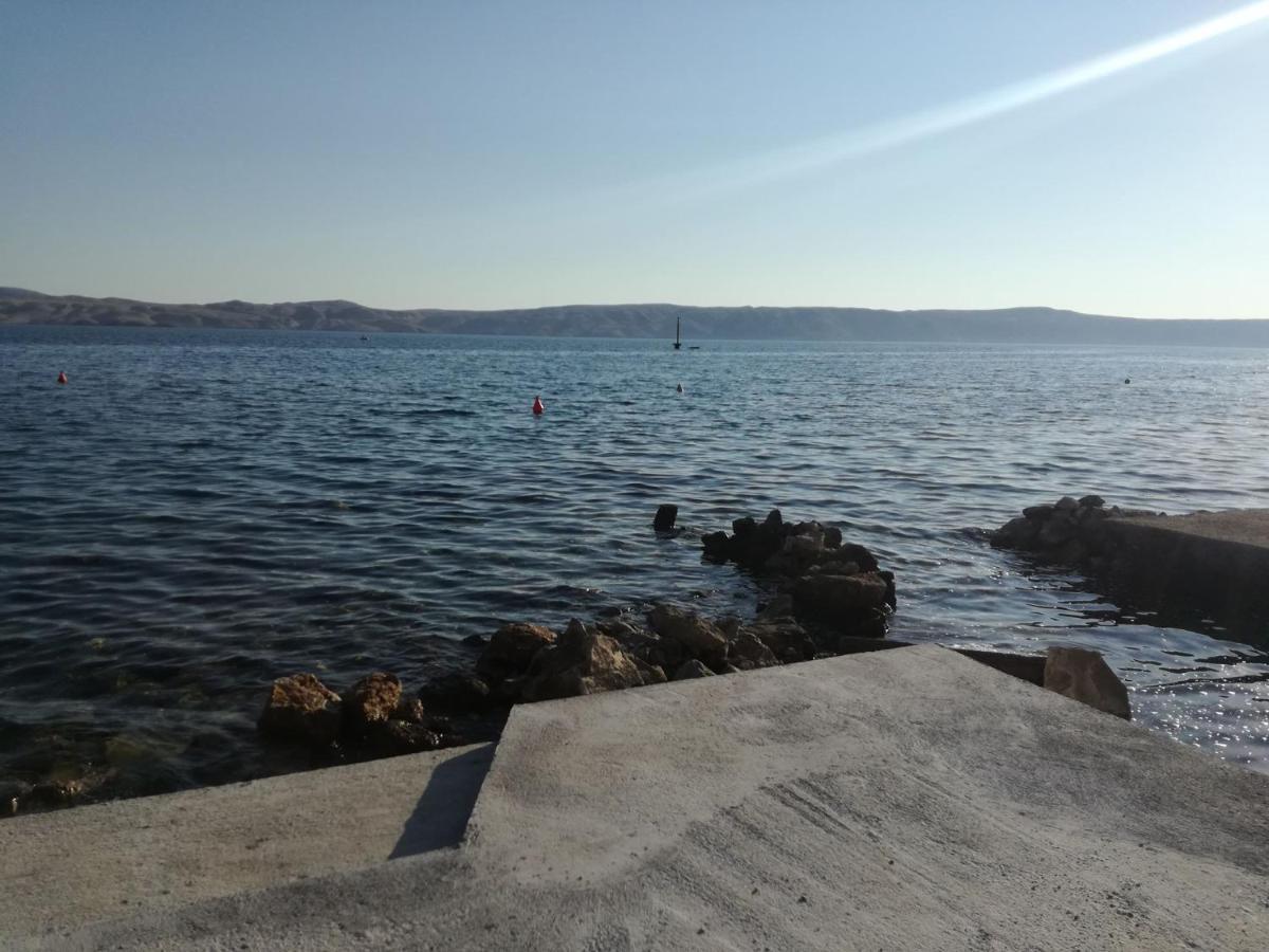 Apartmani Cesarica Karlobag Esterno foto