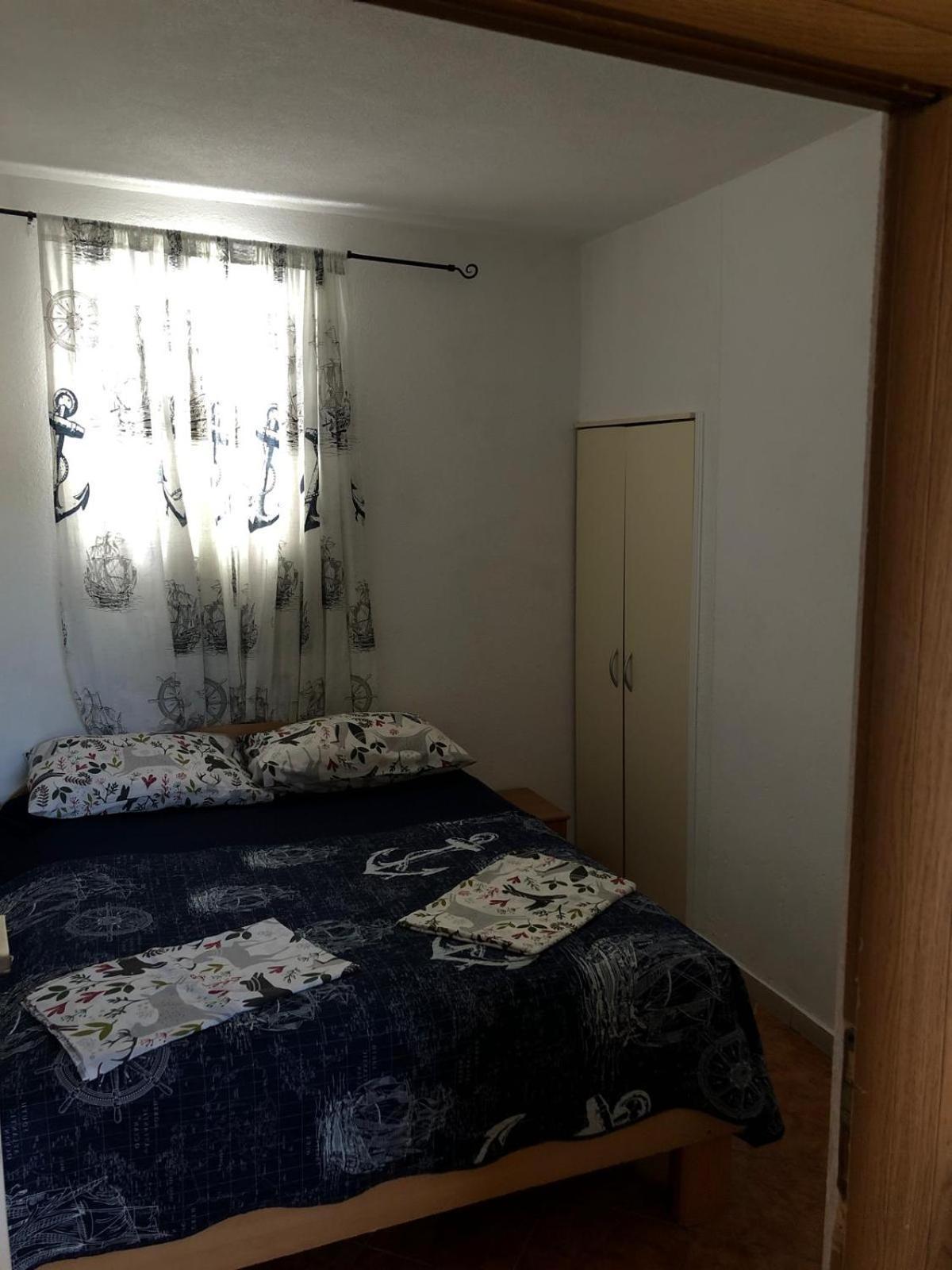 Apartmani Cesarica Karlobag Camera foto