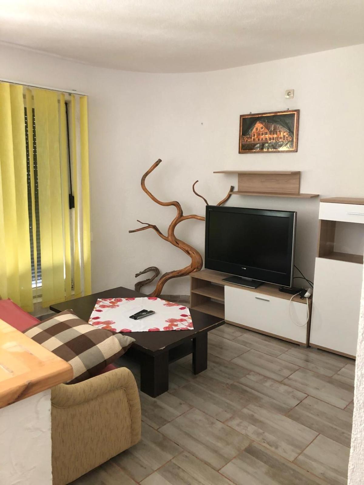 Apartmani Cesarica Karlobag Camera foto