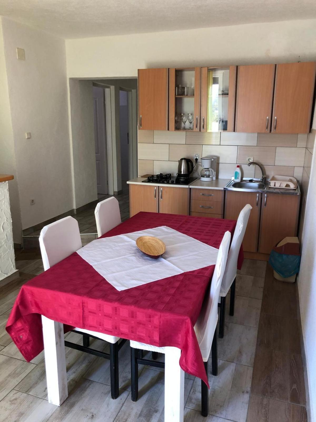 Apartmani Cesarica Karlobag Camera foto