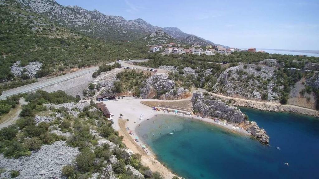 Apartmani Cesarica Karlobag Esterno foto