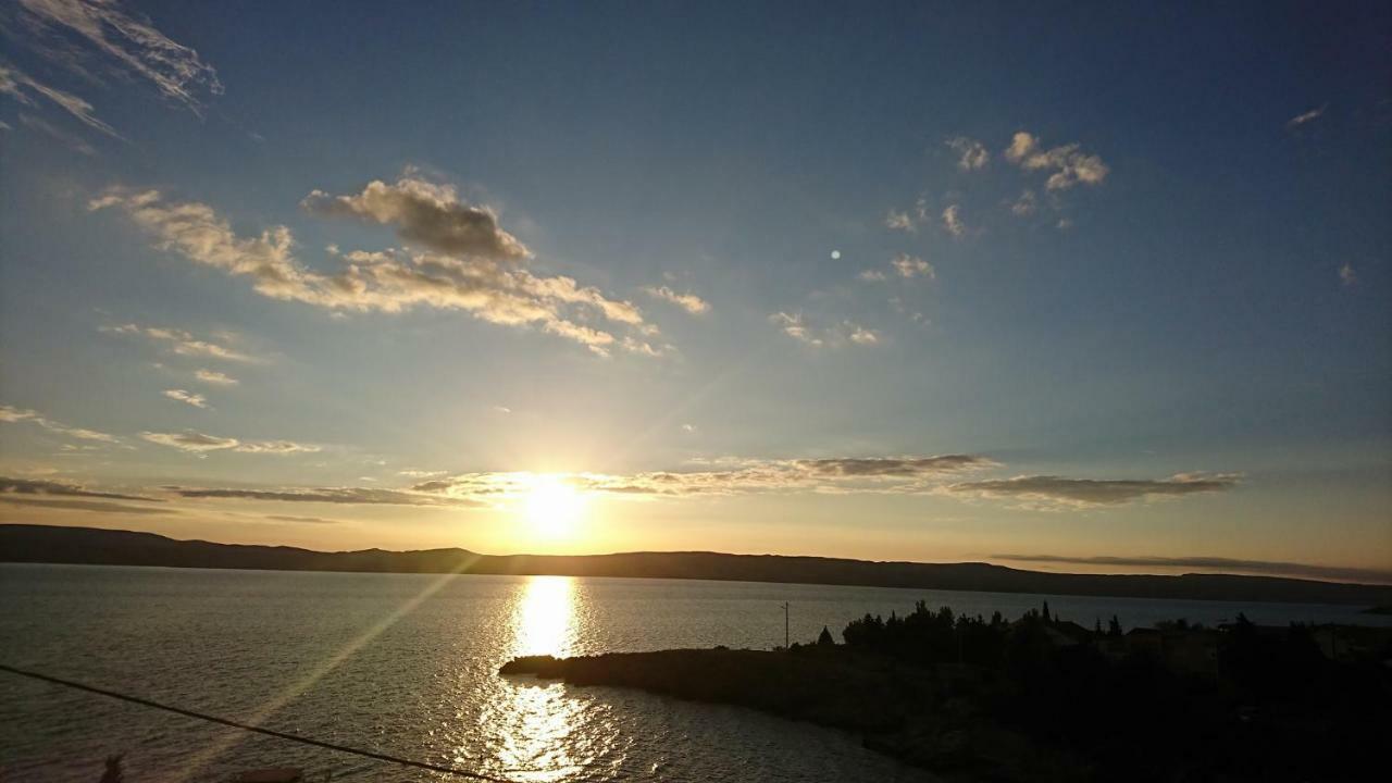 Apartmani Cesarica Karlobag Esterno foto