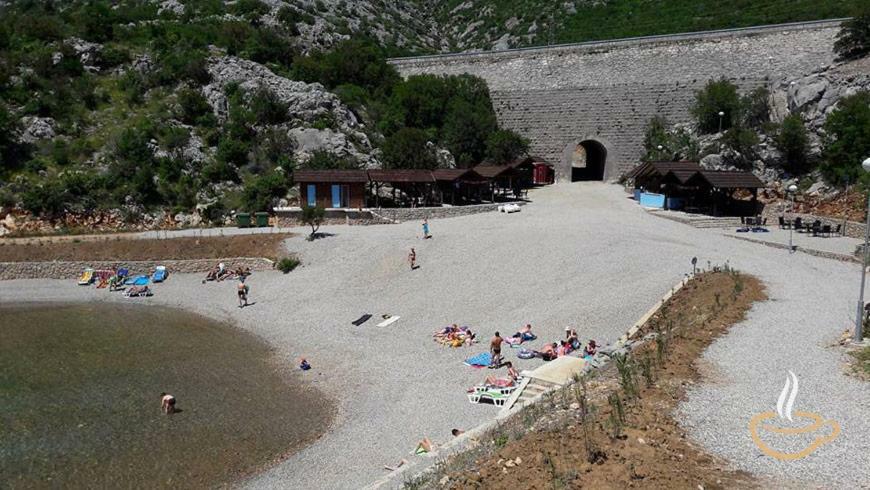 Apartmani Cesarica Karlobag Esterno foto