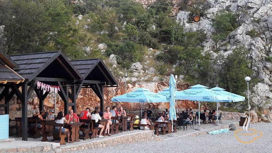 Apartmani Cesarica Karlobag Esterno foto